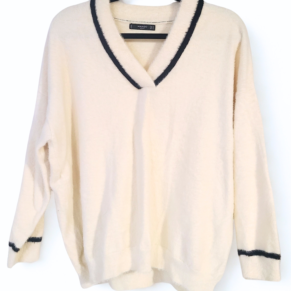 MANGO Ivory Black-detail V-Neck Comfy Fall/winter Sweater Relaxed Fit